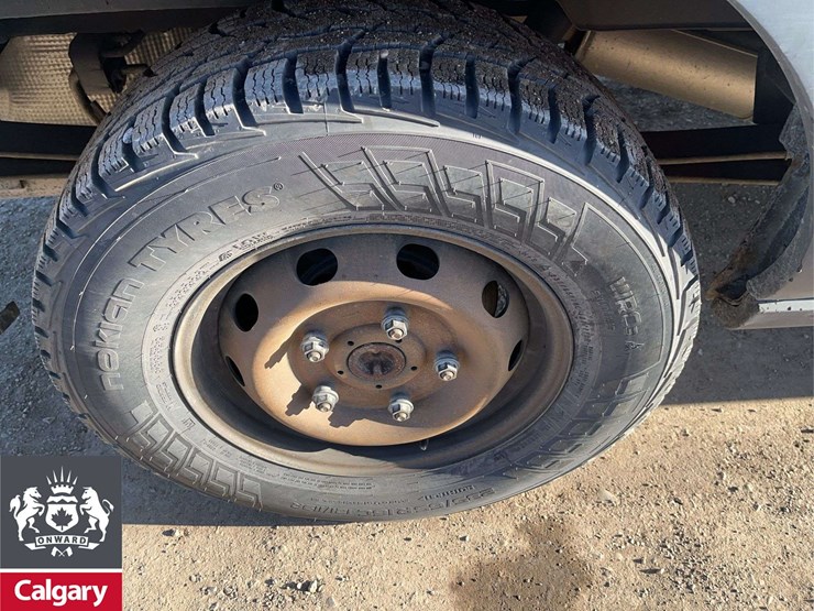 2016-ford-transit-image-12