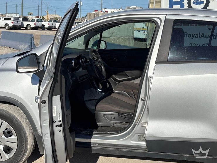 2018-chevrolet-trax-suv-image-11