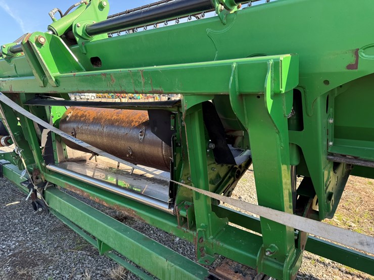 john-deere-630d-image-32