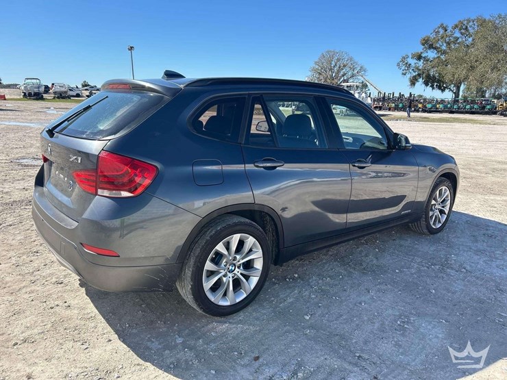 2014-bmw-28i-awd-suv-image-3