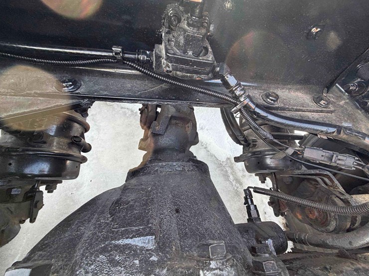 2016-peterbilt-579-image-13