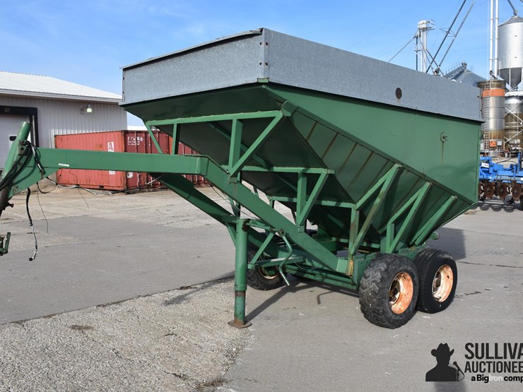 grasshopper-gooseneck-t/a-gravity-wagon-image-1