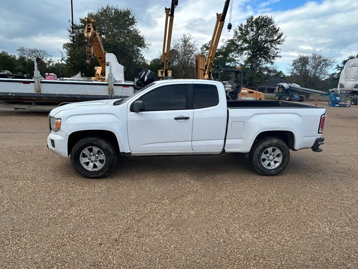 2018-gmc-canyon-image-1