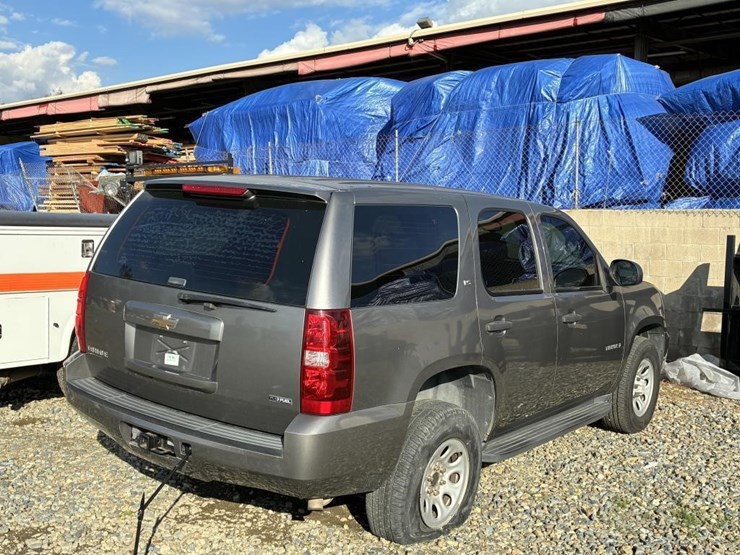2008-chevrolet-tahoe-image-3