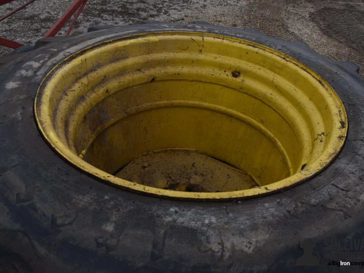 24.5-32-tractor-duals-image-4