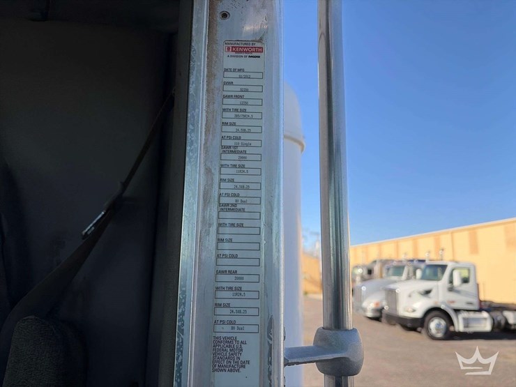 2013-kenworth-t800-image-6