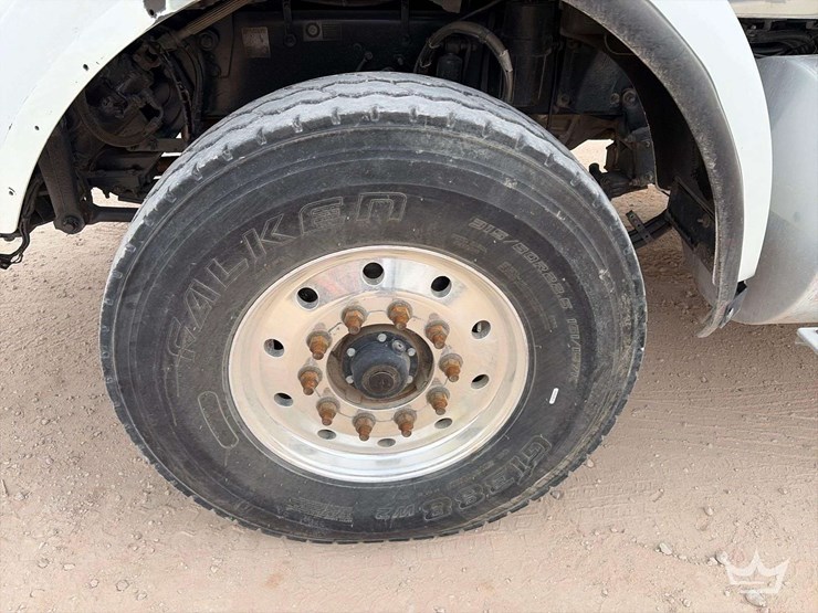 2014-kenworth-t800-image-35