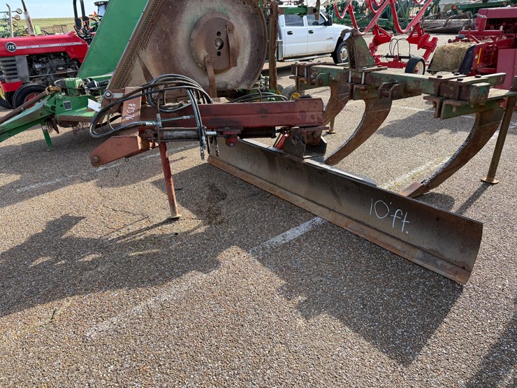 international-8-image-2