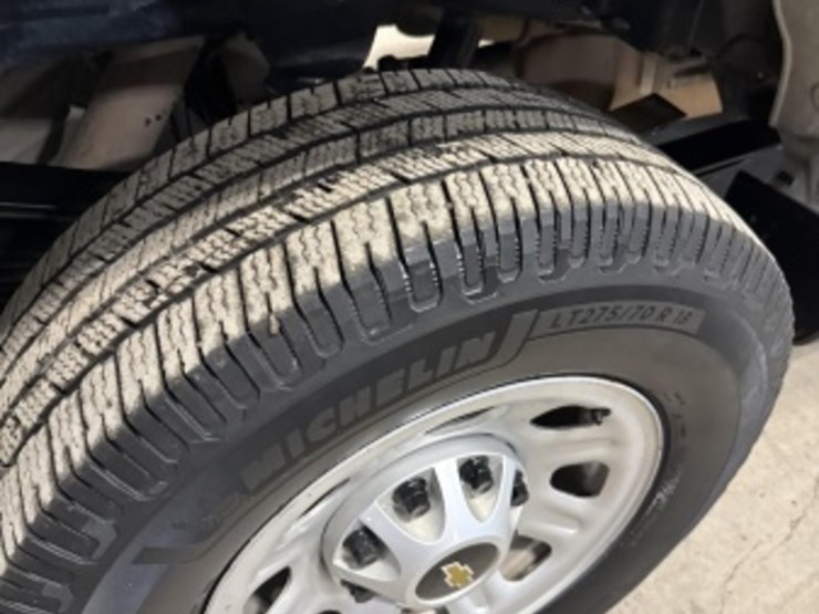 2020-chevrolet-silverado-3500hd-image-10