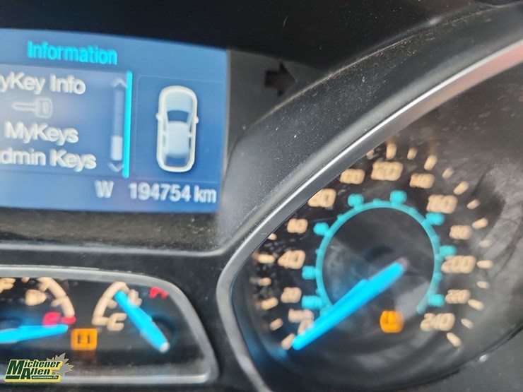 2013-ford-escape-image-25