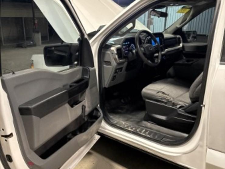 2021-ford-f150-image-26