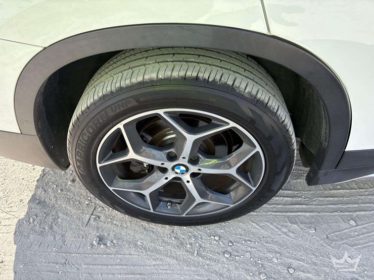 2018-bmw-x1-28i-suv-image-21