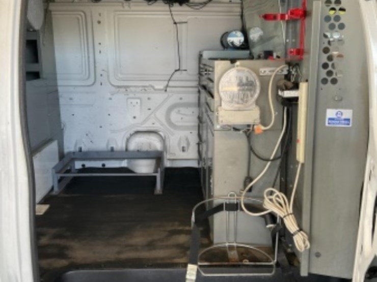 2008-ford-cargo-image-9