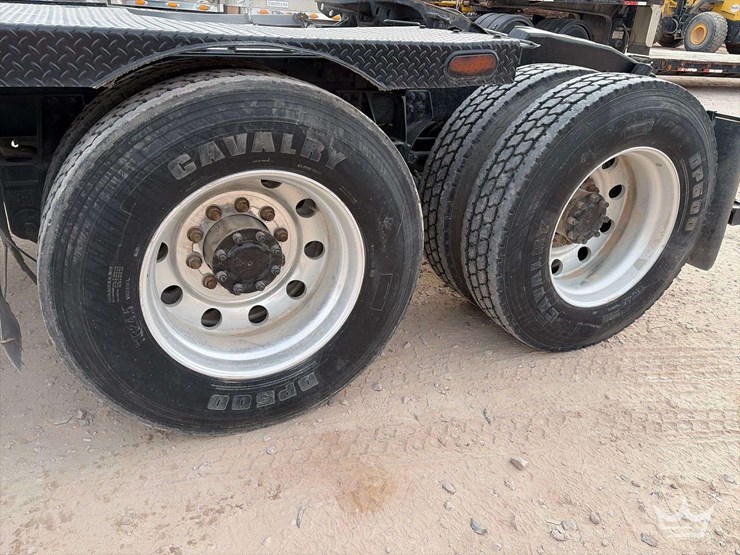 2014-kenworth-t800-image-36