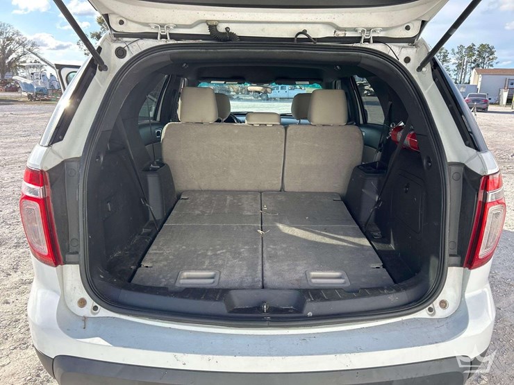 2013-ford-explorer-image-23