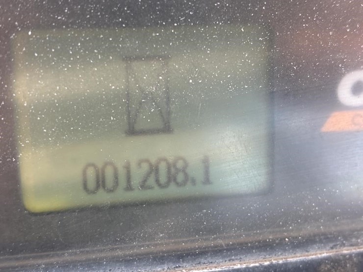 2017-case-580sn-image-26