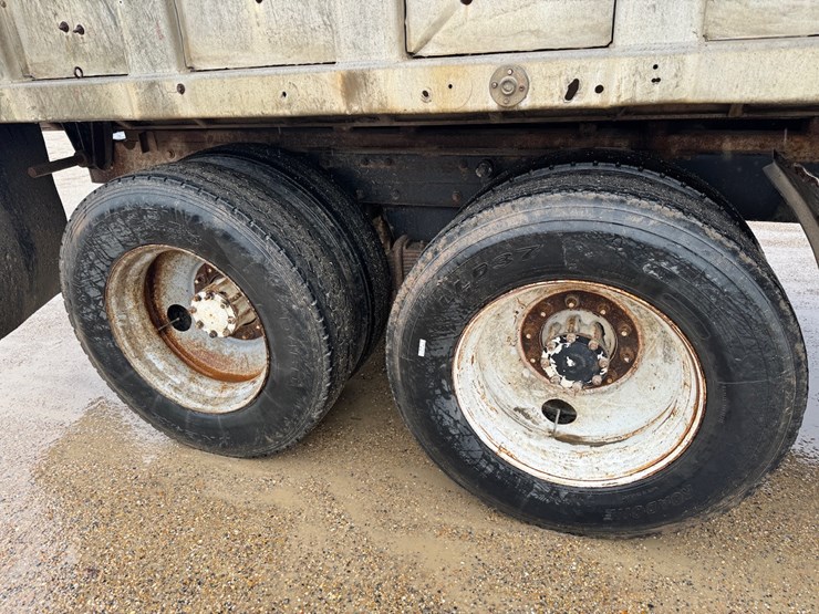 1990-mack-r688st-image-19