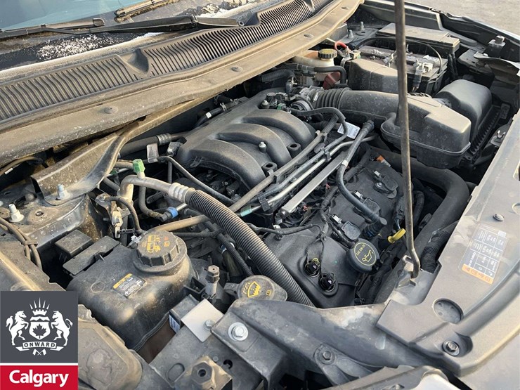 2019-ford-explorer-image-26