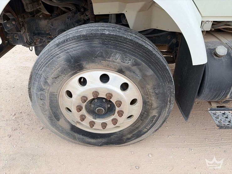 2009-international-7300-image-38