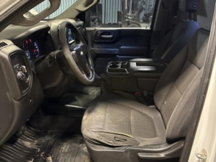 2020-chevrolet-silverado-3500hd-image-26