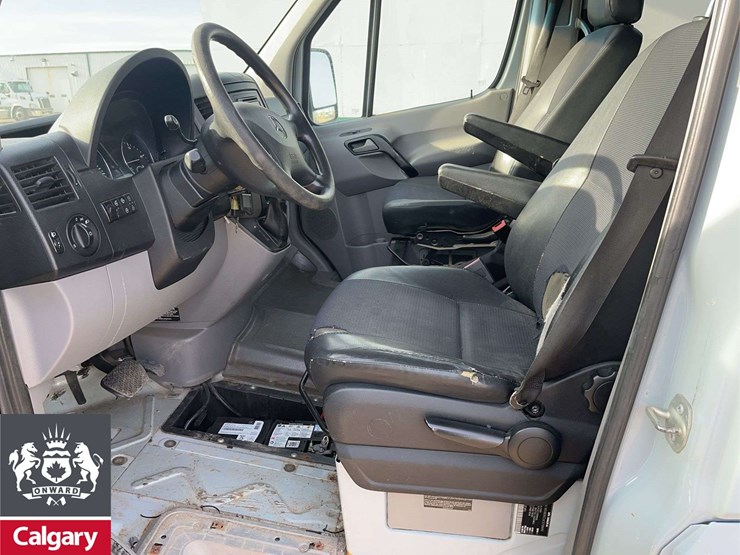 2012-mercedes-benz-sprinter-2500-image-14