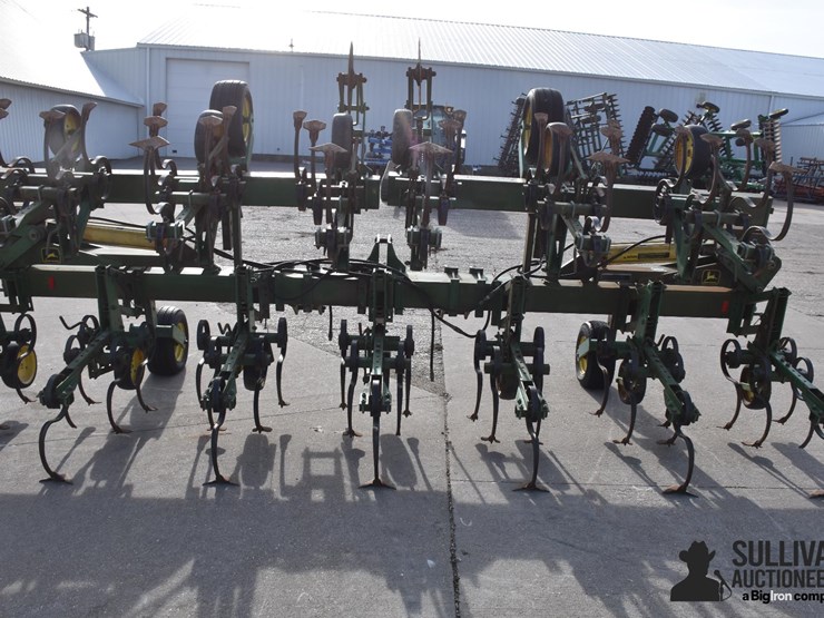 john-deere-845-image-6