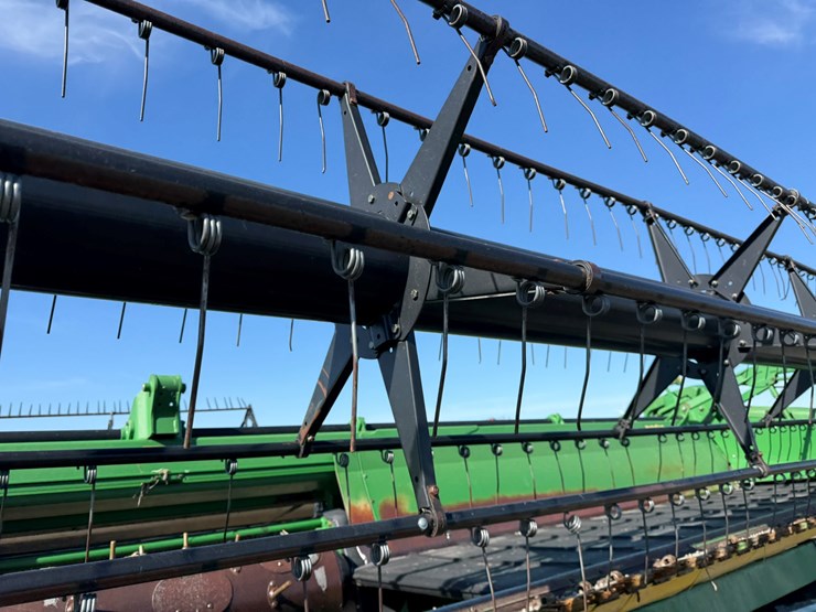 john-deere-630d-image-11