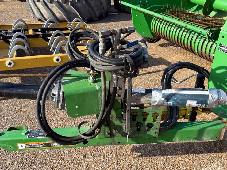 john-deere-348-image-3