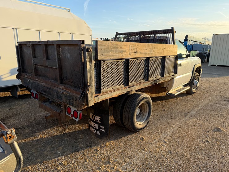 2005-chevrolet-3500-image-6