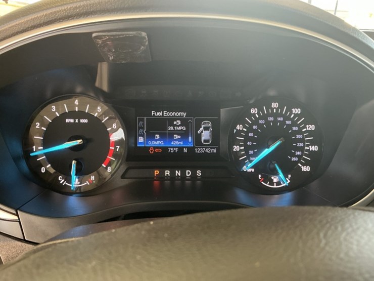 2015-ford-fusion-se-sdn-image-15