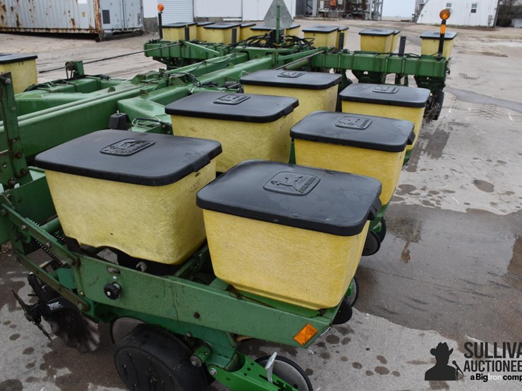 john-deere-7000-image-17