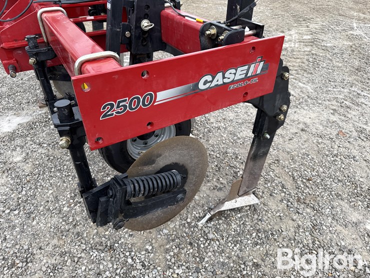 case-ih-2500-image-11