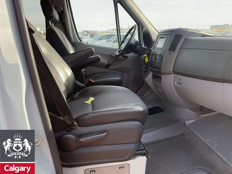 2012-mercedes-benz-sprinter-2500-image-17