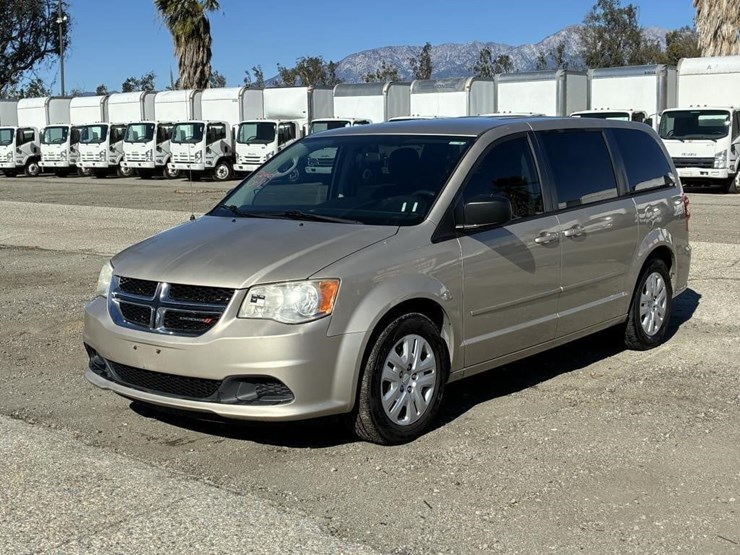 2014-dodge-grand-caravan-image-1