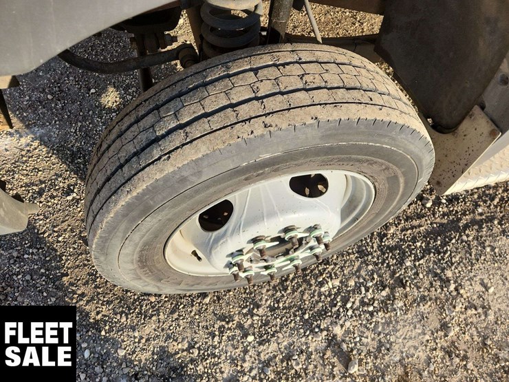 2005-ford-f550-image-13