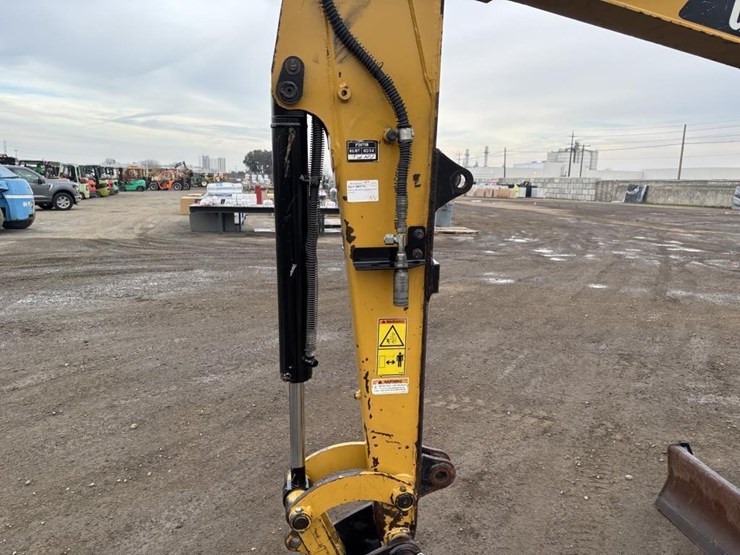 2018-caterpillar-303-image-17