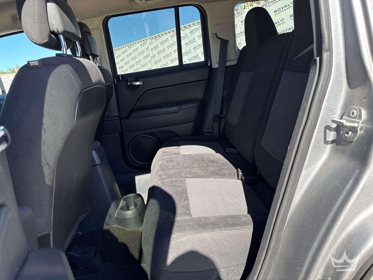 2016-jeep-patriot-image-23