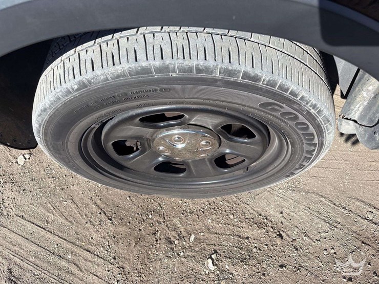 2016-ford-explorer-image-27