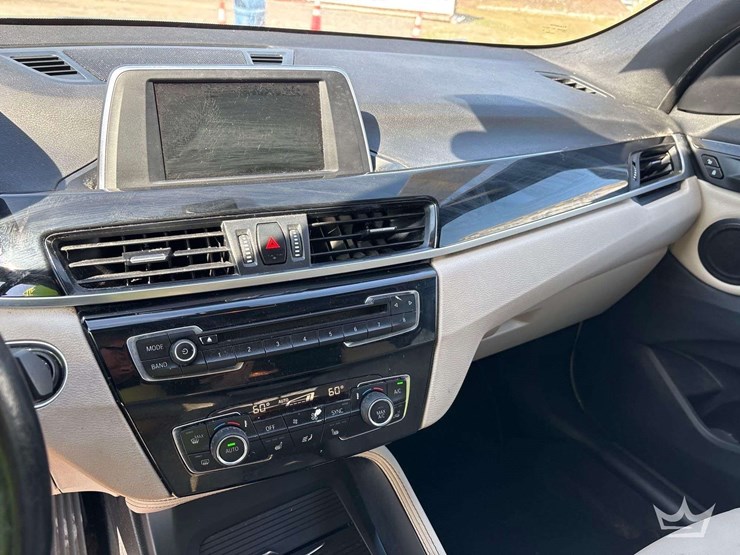 2018-bmw-x1-28i-suv-image-15