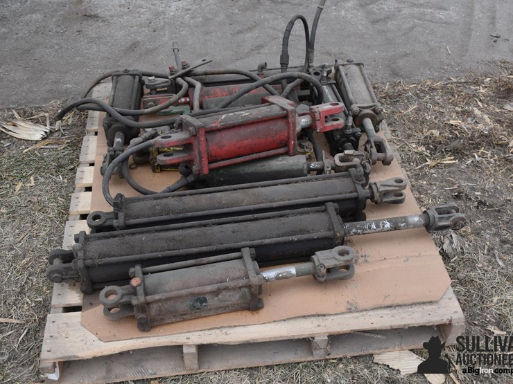 pallet-of-cylinders-image-6