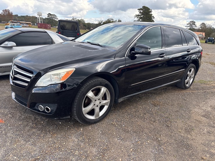 #30147-•-2011-mercedes-benz-r350-image-1