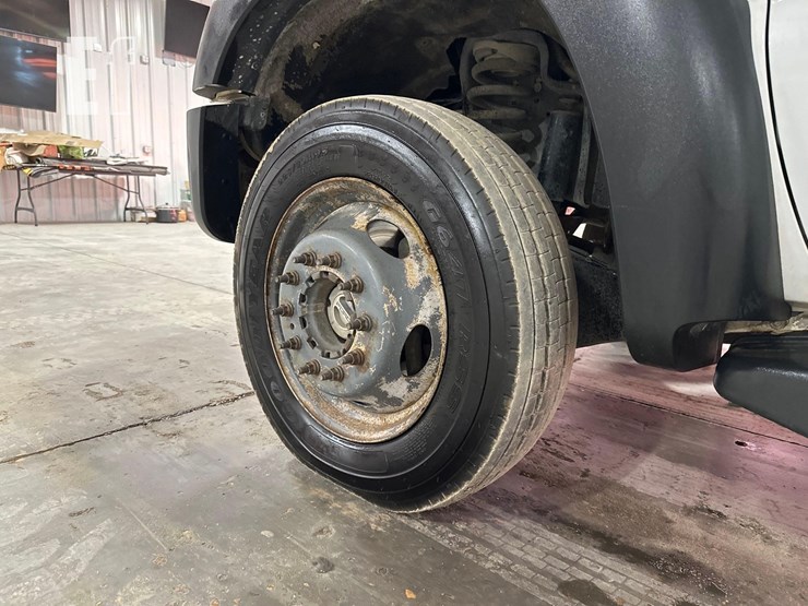 2015-ford-f550-image-24