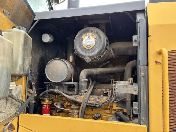 2005-deere-624j-image-47