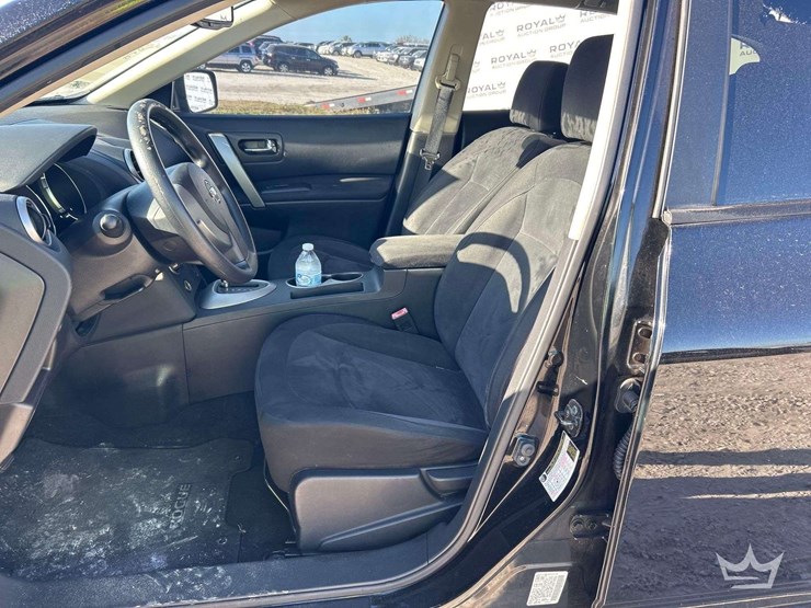 2010-nissan-rogue-image-12