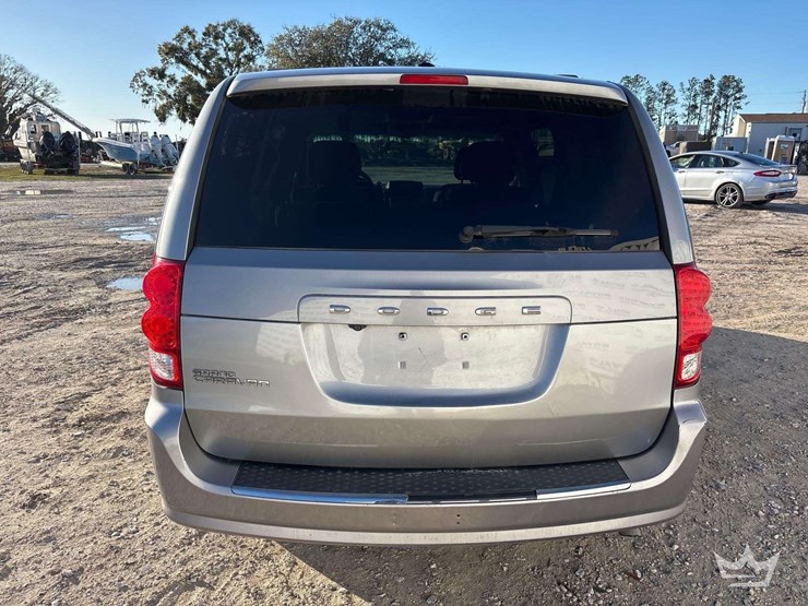 2014-dodge-grand-caravan-image-28