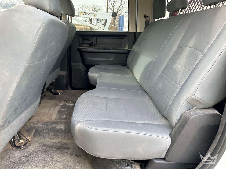 2017-dodge-3500-image-21