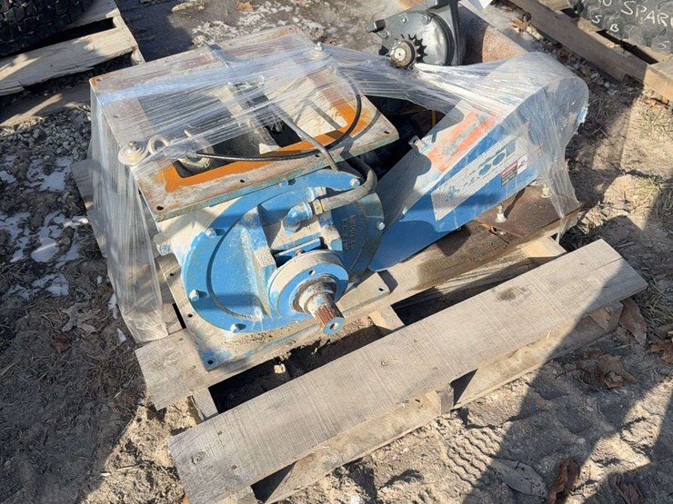 large-commercial-pneumatic-air-lock-feeder-for-a-vertical-silo-image-1