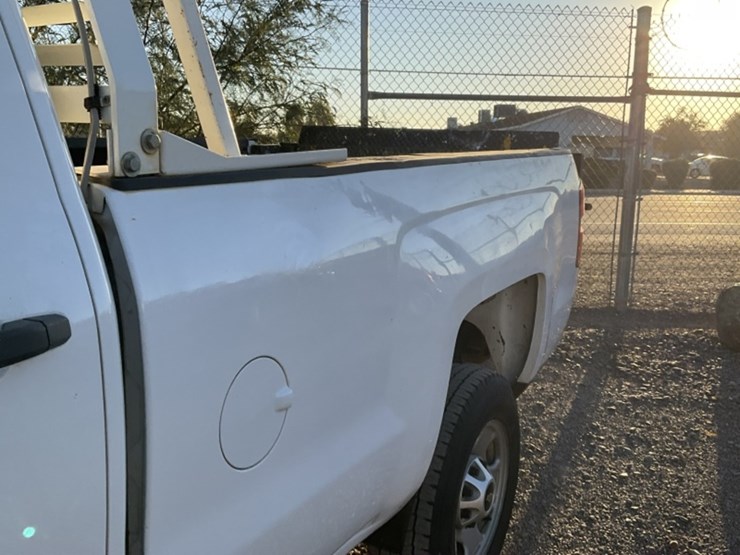 2015-chevrolet-silverado-2500-image-31