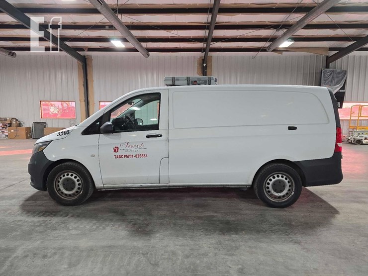 2017-mercedes-benz-metris-image-5