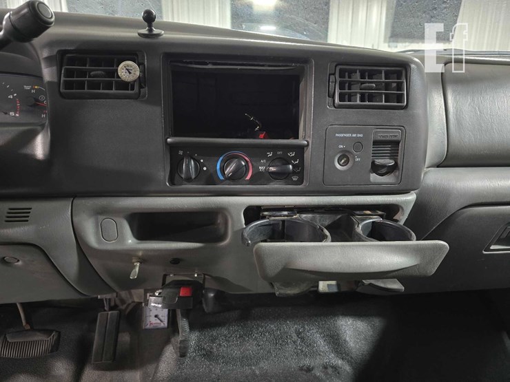 2004-ford-f350-image-14